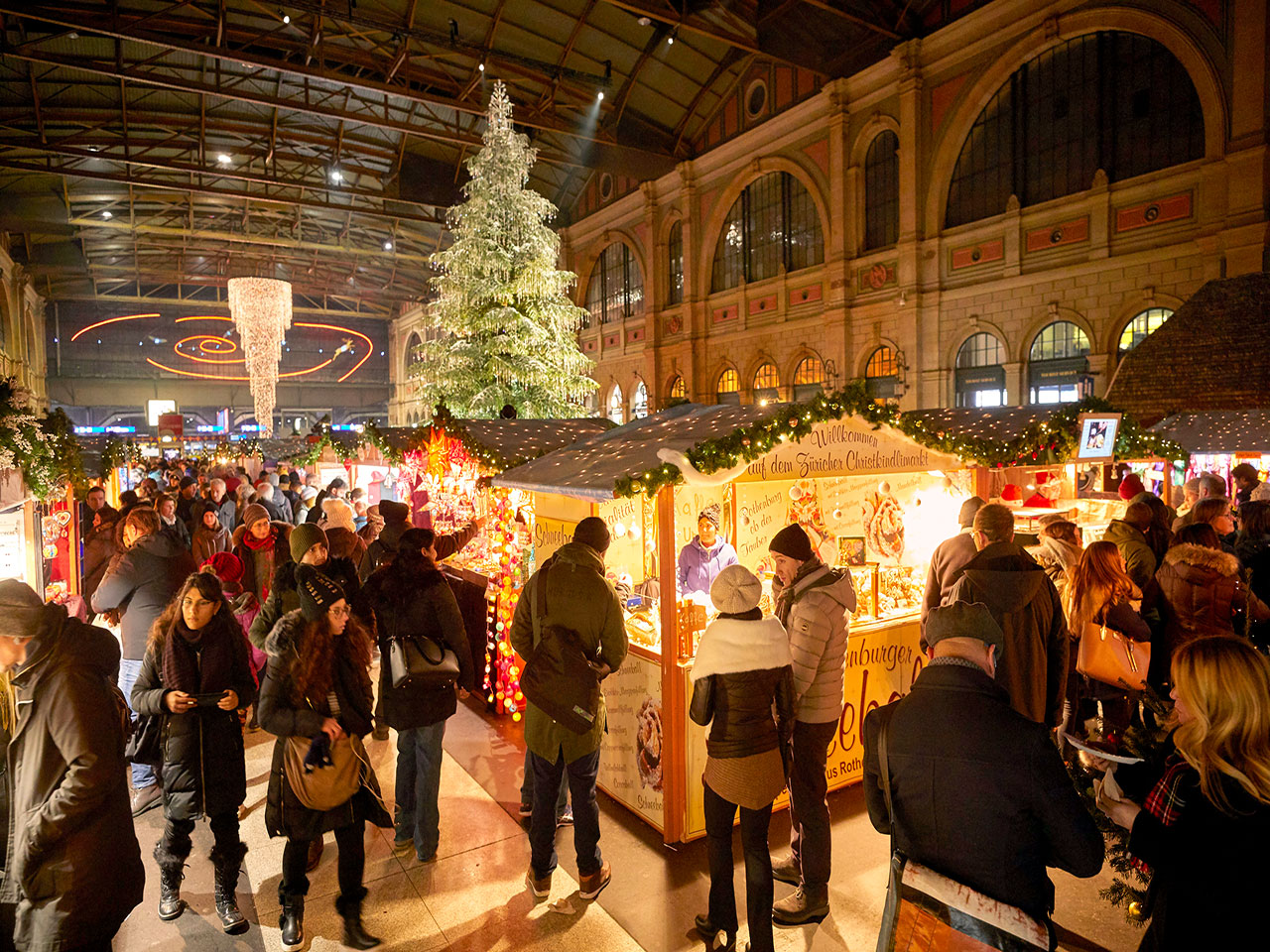 woensdag slijtage ergens bij betrokken zijn Christkindlimarkt at Zurich Main Station | zuerich.com
