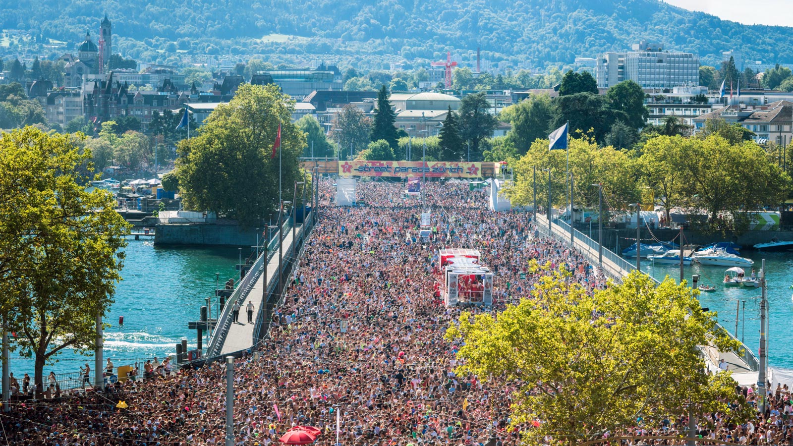 Street Parade – The World's Largest Techno Party in Zurich | zuerich.com