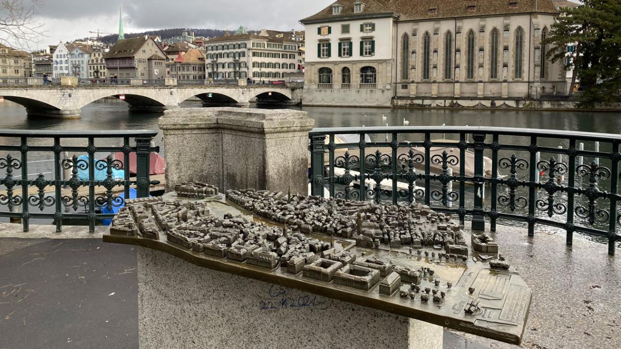 Maquette en bronze de la ville de Zurich