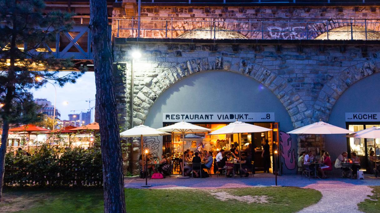 Restaurant Viadukt by Night, Zurich