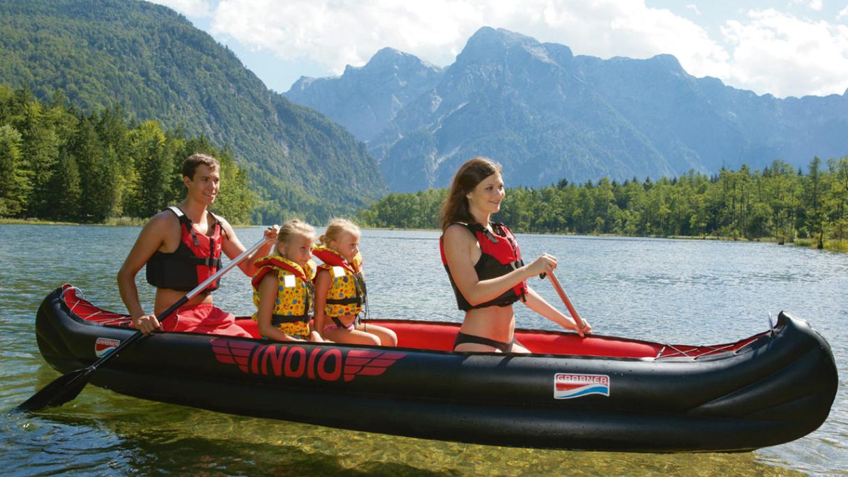 Canoeing with the equipment of Kuster Sport Schmerikon