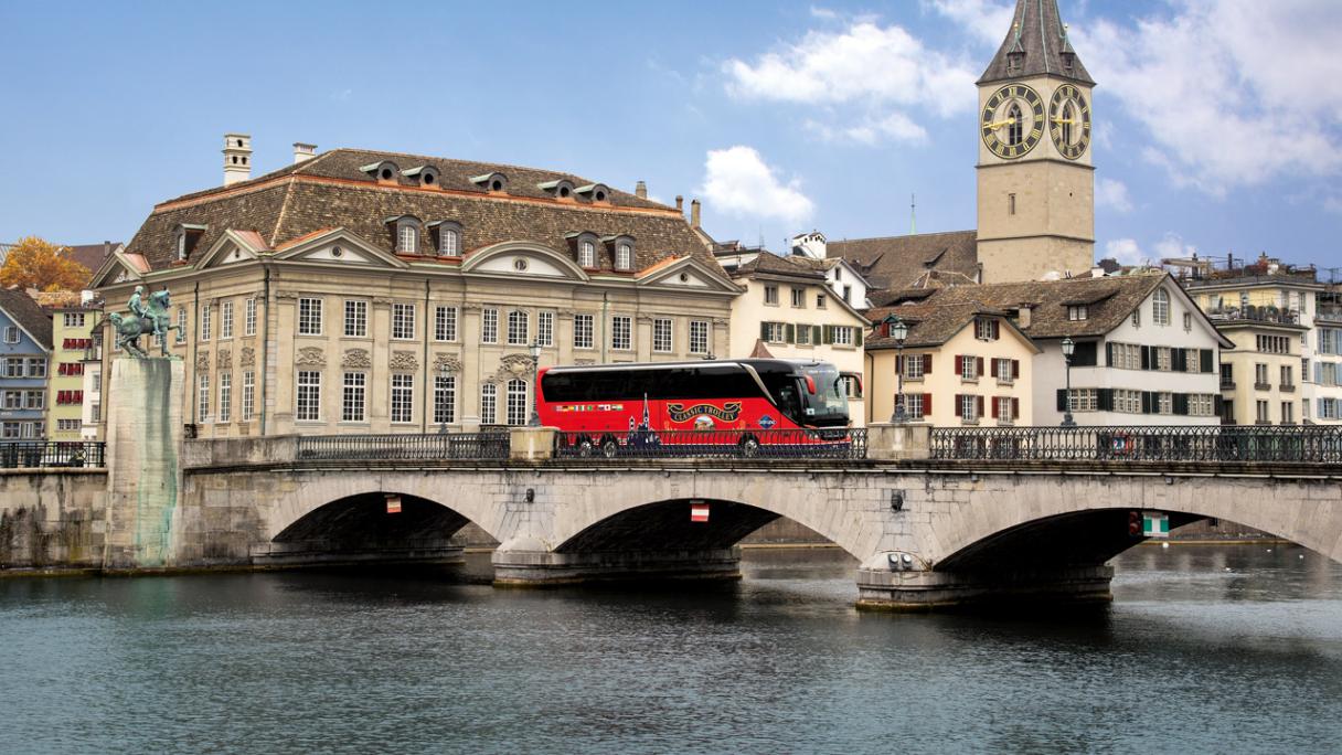 Stadtrundfahrt im Bus mit Audioguide durch Zürich