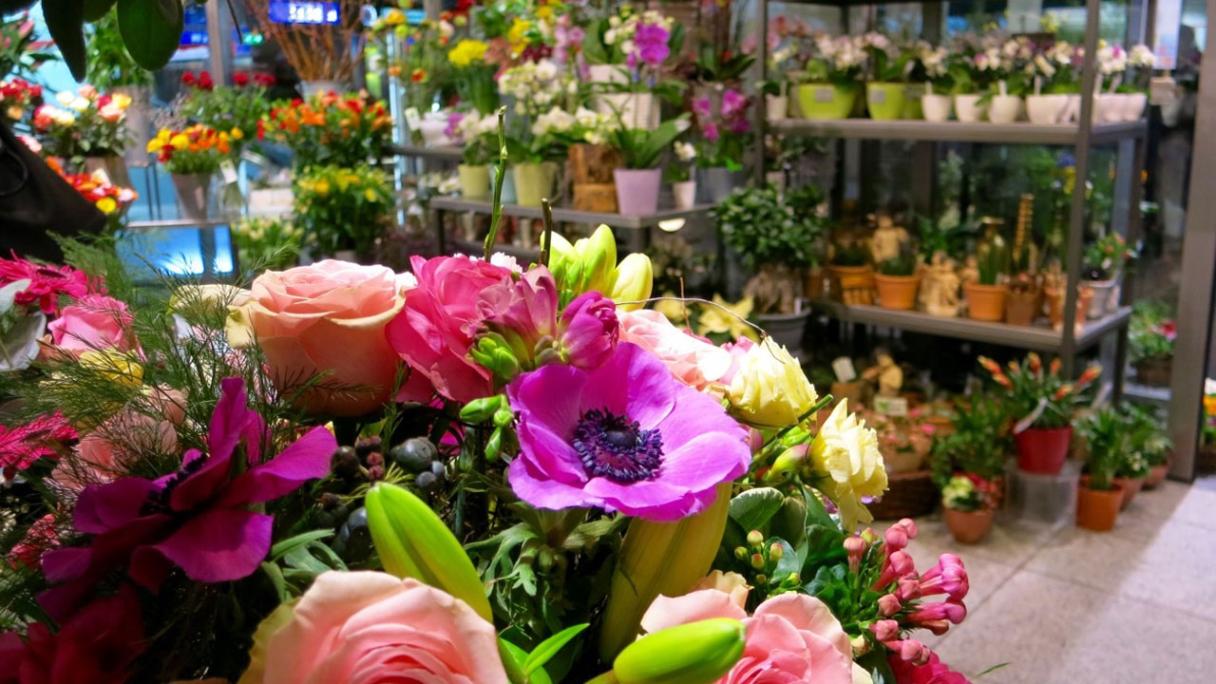 Blumen Krämer, flower store at Zurich’s Main Train Station
