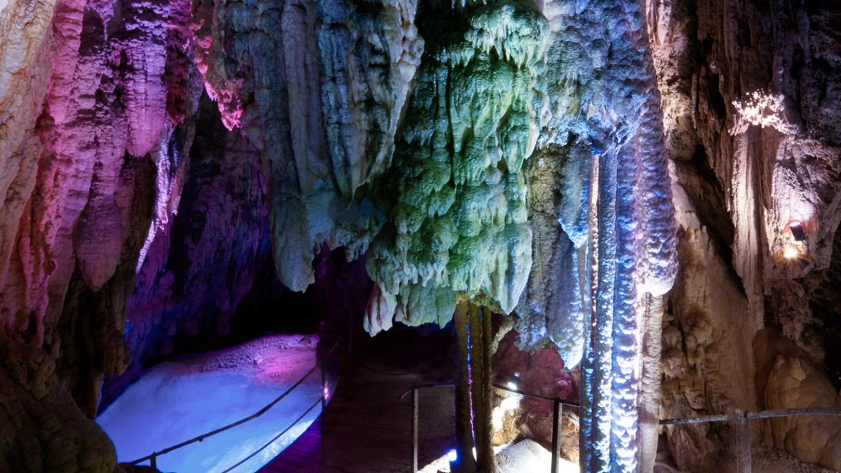 Höllgrotten Caves