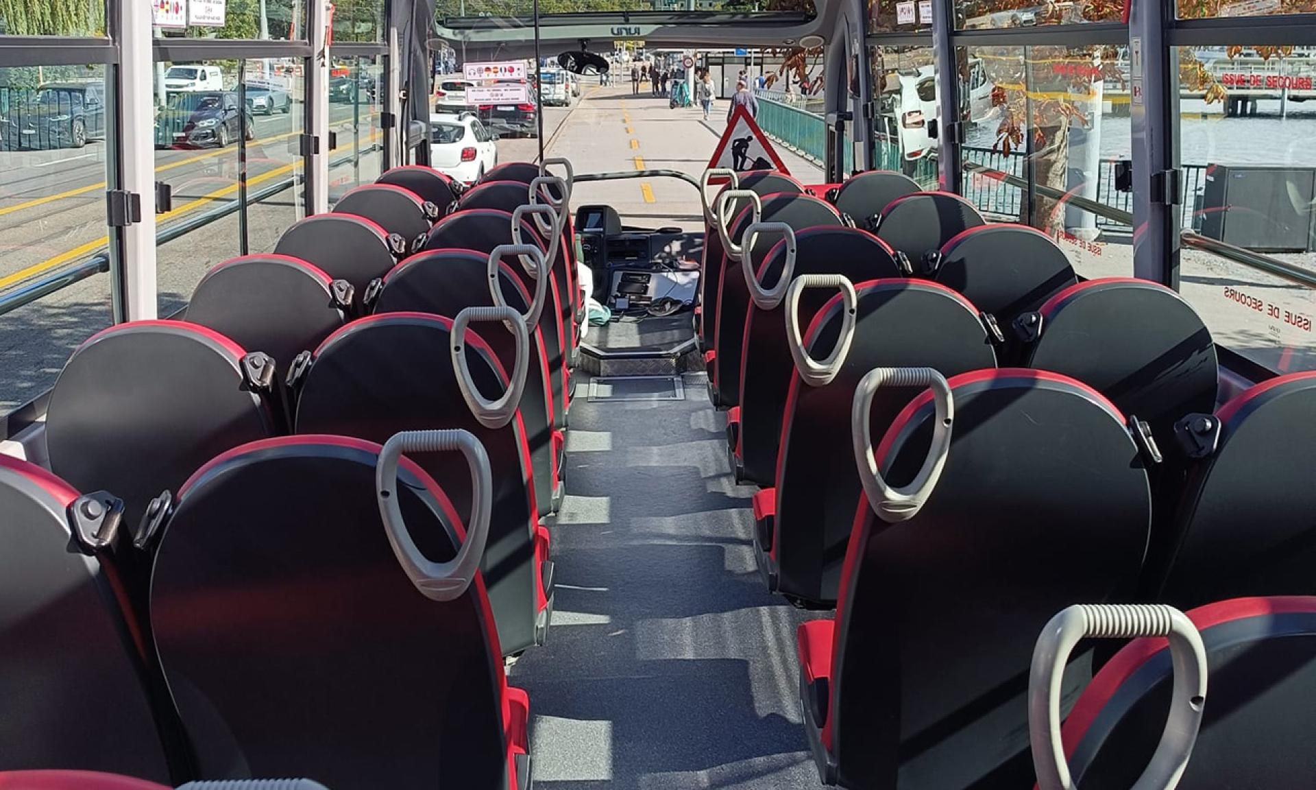 Stadtrundfahrt im offenen Panoramabus