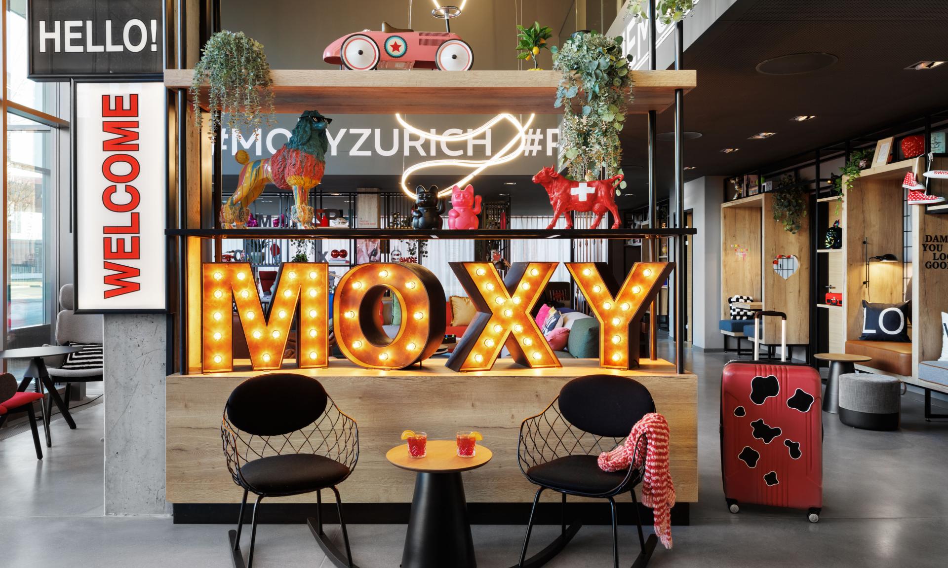 Moxy Lounge