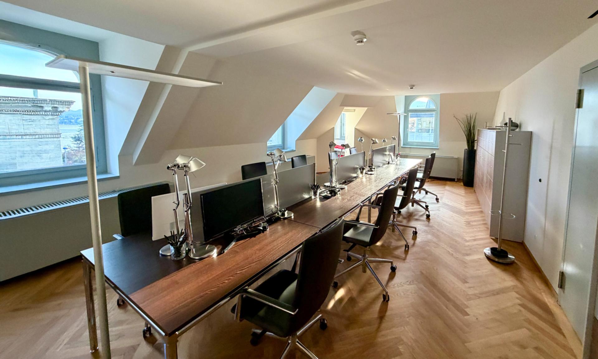 Satellite Office, Haus Gryffenberg