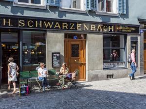 Shopping in Zurich, Niederdorf, Schwarzenbach Kolonialwaren Groceries