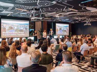 Partnerfokus Präsentation in grossem Saal