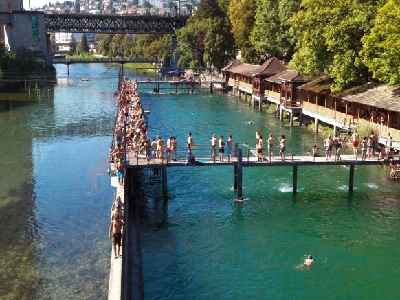 Flussbad Unterer Letten in Zurich