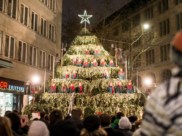 Árvore de Natal cantando em Zurique